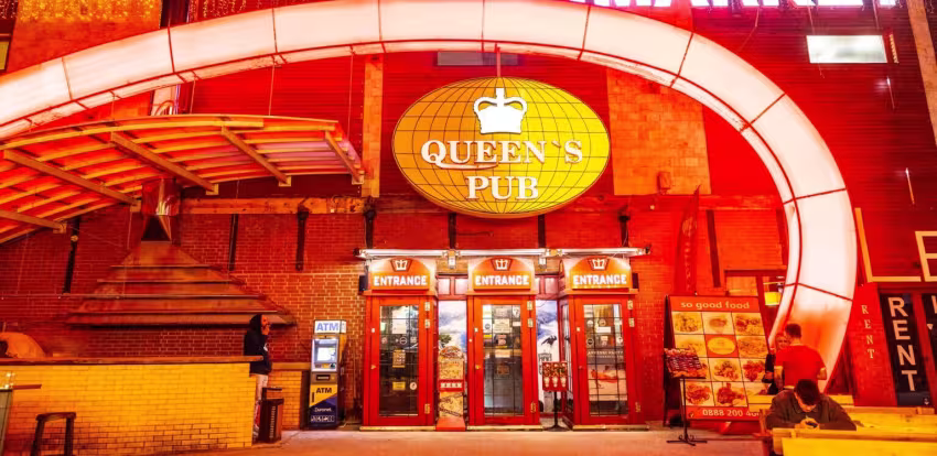 Queen's Pub в Банско