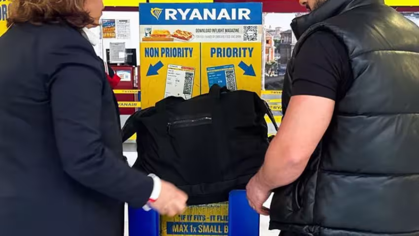 Ryanair увеличава размера на малкият ръчен багаж