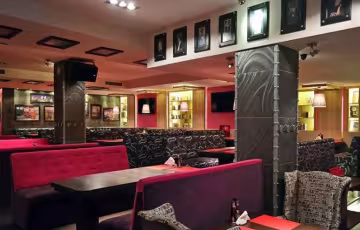 Queen's Pub в Банско