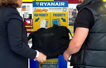 Ryanair увеличава размера на малкият ръчен багаж